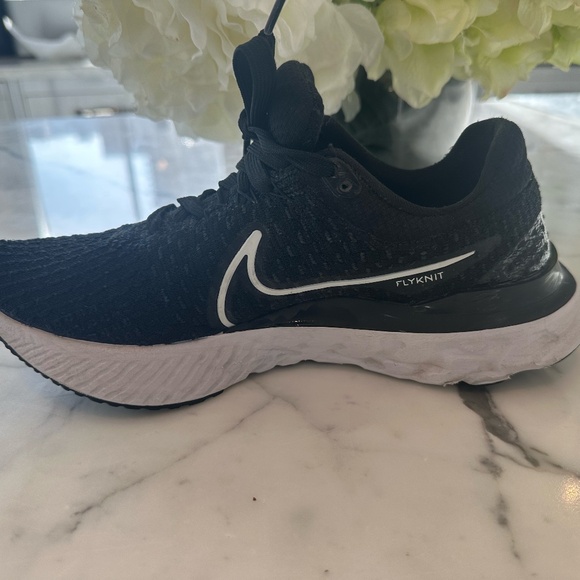 Nike React Women's Running Shoe - Picture 3 of 8